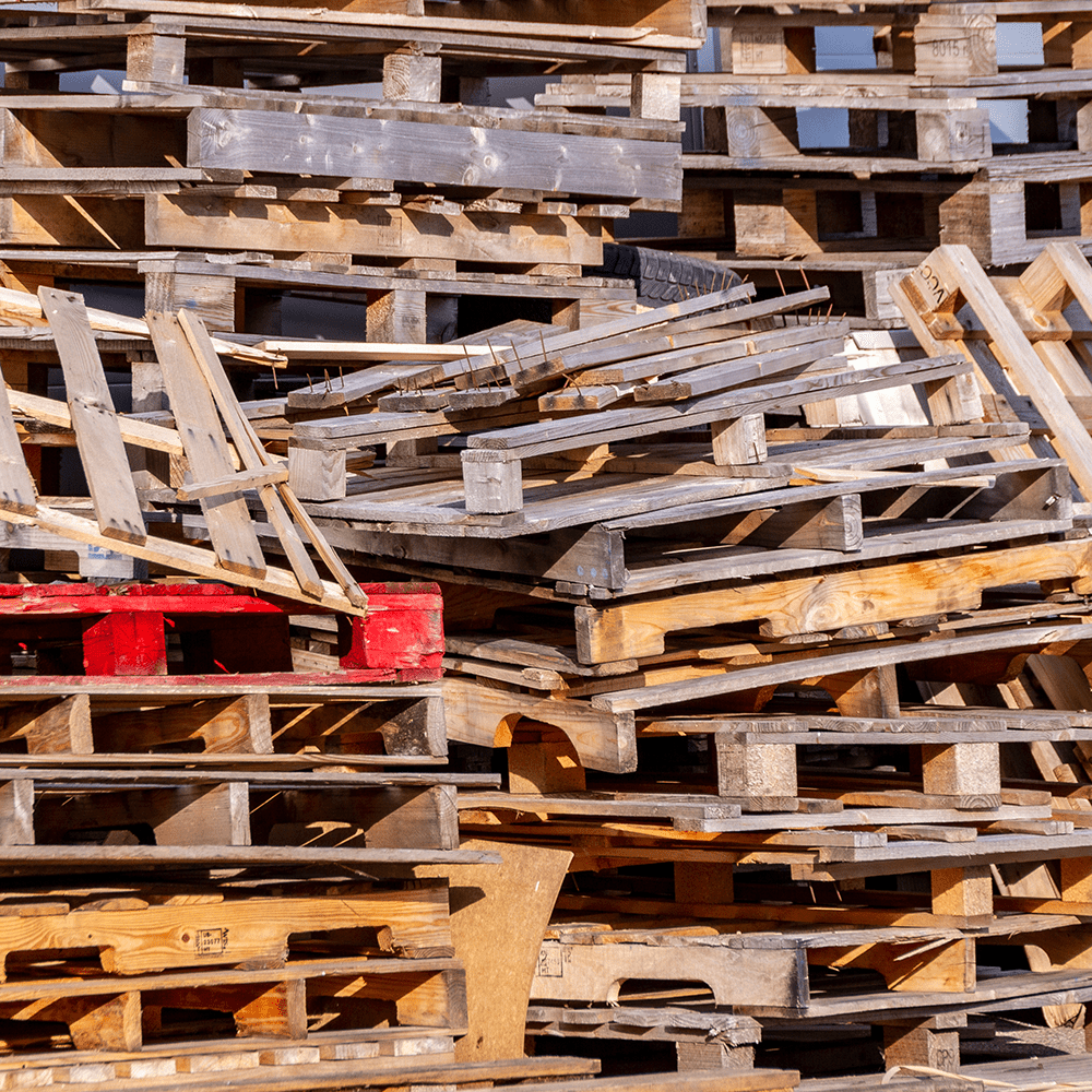 Stapel defekter Paletten_1000_1000_96 Europaletten defekt Ankauf durch PalettenKönig